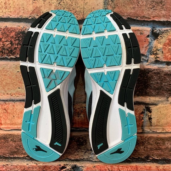 Diadora Kuruka 4 Athletic Shoes - Picture 8 of 9